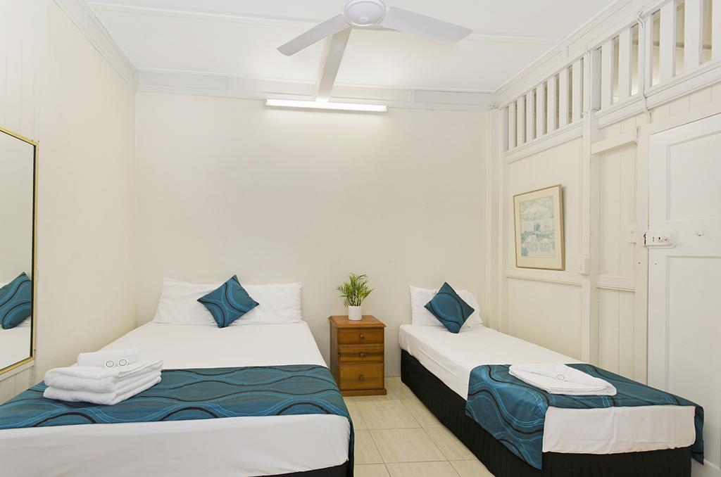 טאונסביל Strand Motel מראה חיצוני תמונה